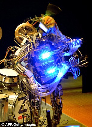Robot zenekar előadása Japánban - videóval! 
