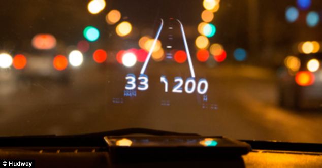 Az autó szélvédőjére képes kivetíteni az új ingyenes okostelefon alkalmazás a navigációt