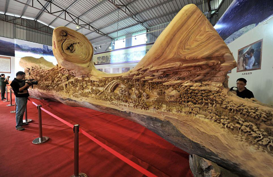 Elképesztő! 4 évig faragta fából készült mesterművét a kínai férfi