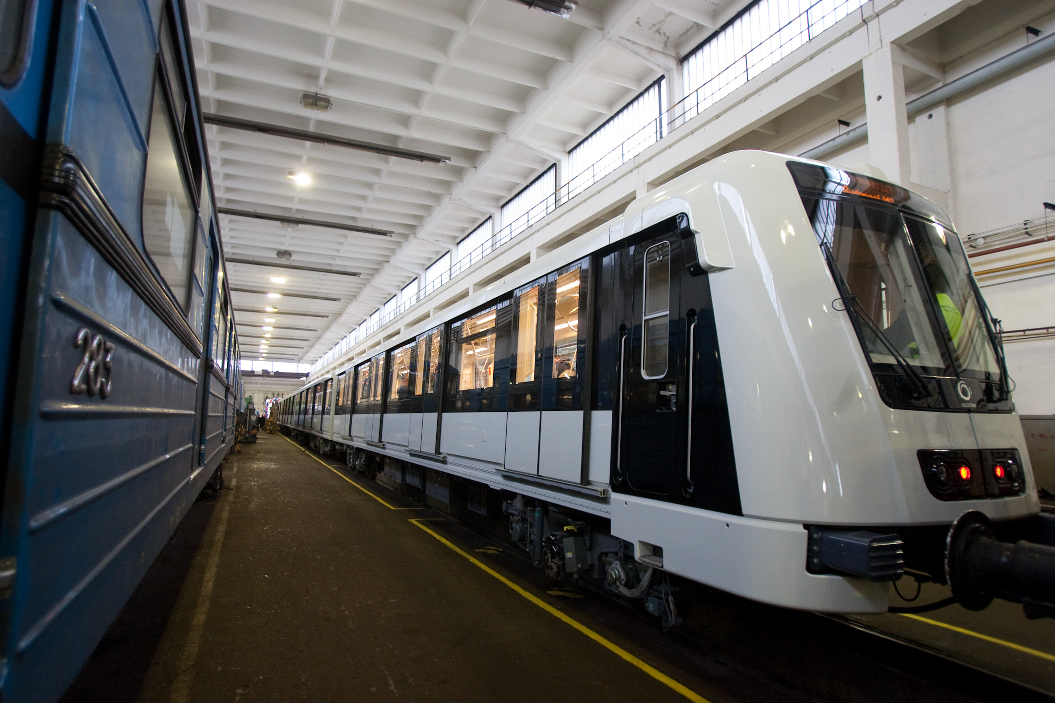 Kormánymegbízott: január végéig a 4-es metró valamennyi állomása megkapja az engedélyeket