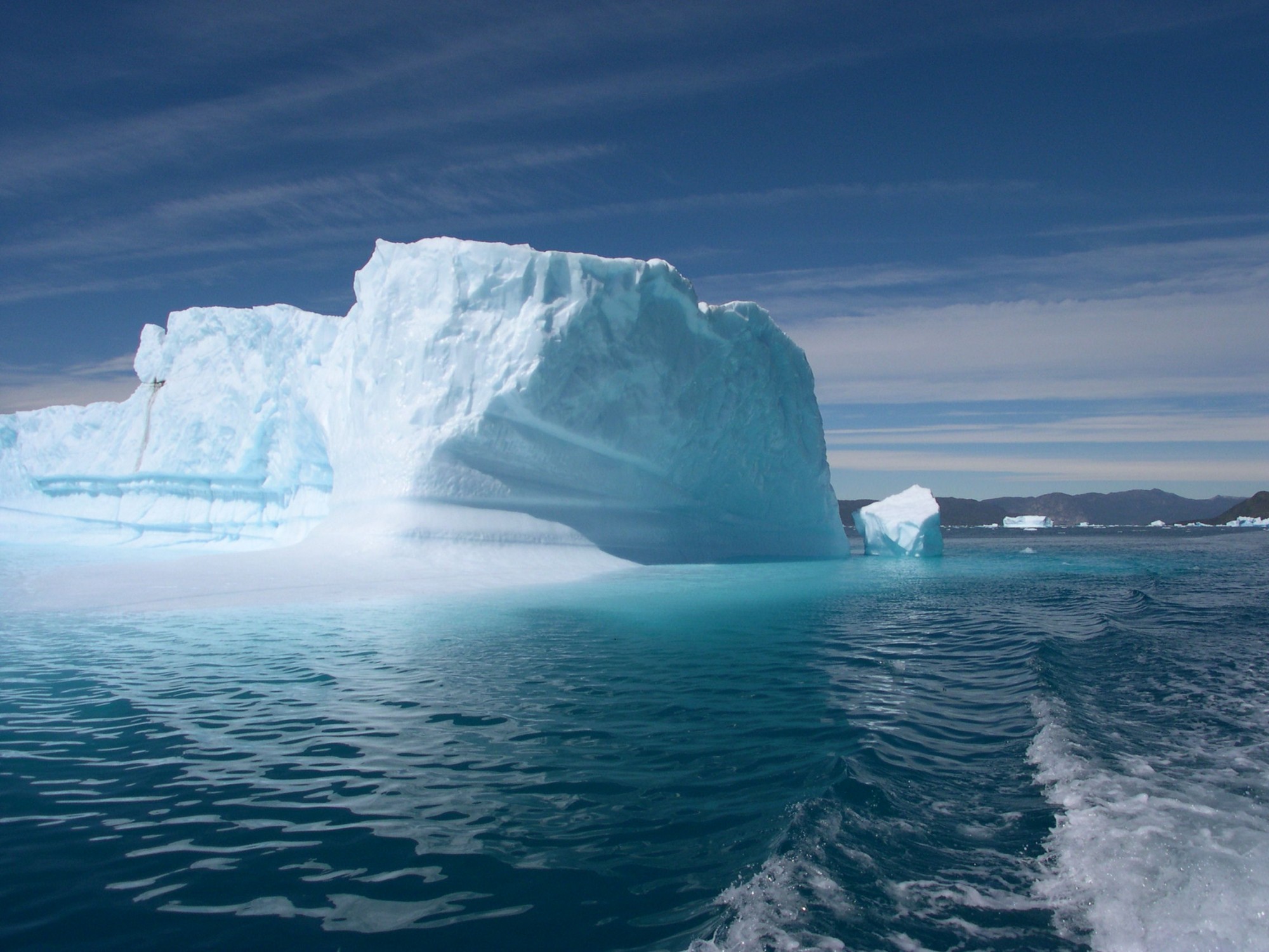 Hatalmas víztározót találtak a Grönland jégpáncélja alatti jégkásában