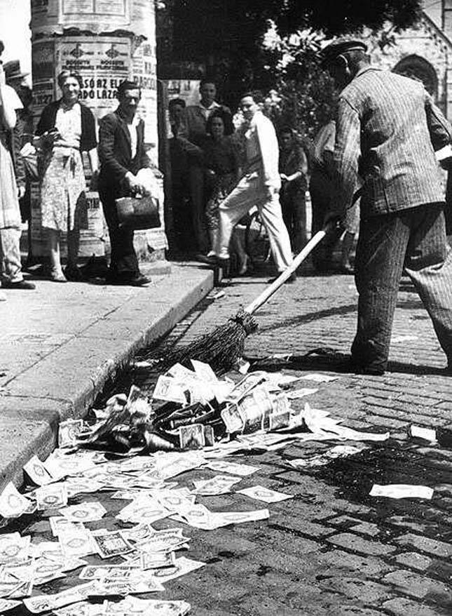 Egy 1946. augusztus elsejei utcaseprés