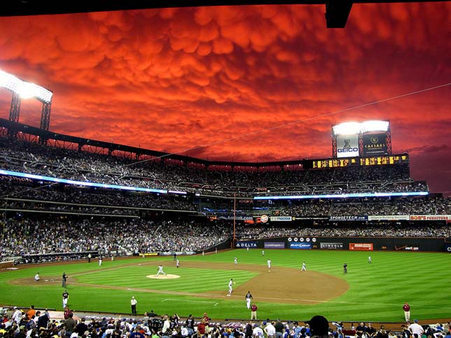 Egy-baseball-meccsen-különleges-égi-jelenség-volt-látható