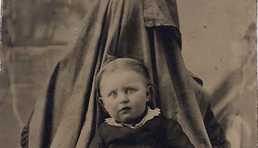 Rejtett anyukák: rémisztő fényképek a viktoriánus korból