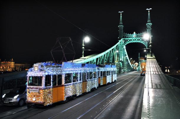 Ismét elindul a fényvillamos Budapesten