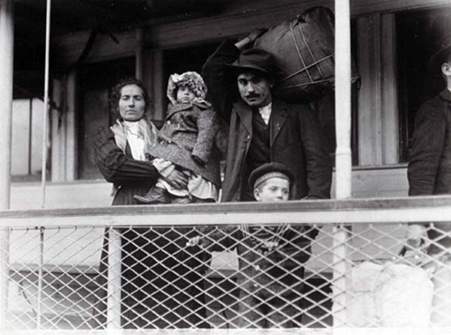 Bevándorlók Amerikában az 1900-as évek elején – fotók