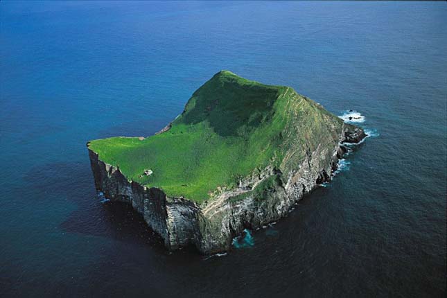 Az Elliðaey szigeten egy elképesztő magányos ház