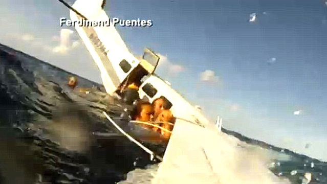 5408118-Video-Of-Plane-Crash-Into-Ocean-That-Led