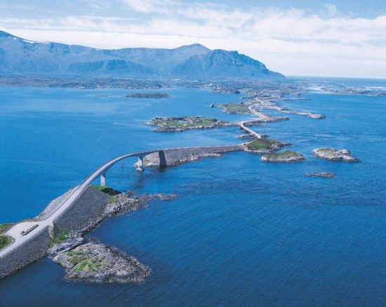 Atlantic-Road-Norway-550x437