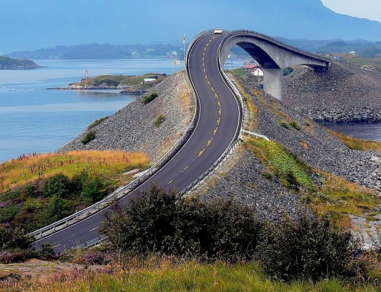 Atlantic-Road-Norway2-550x421