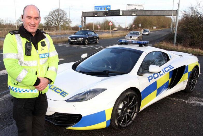 625 lóerős autót kapott a brit autópálya-rendőrség