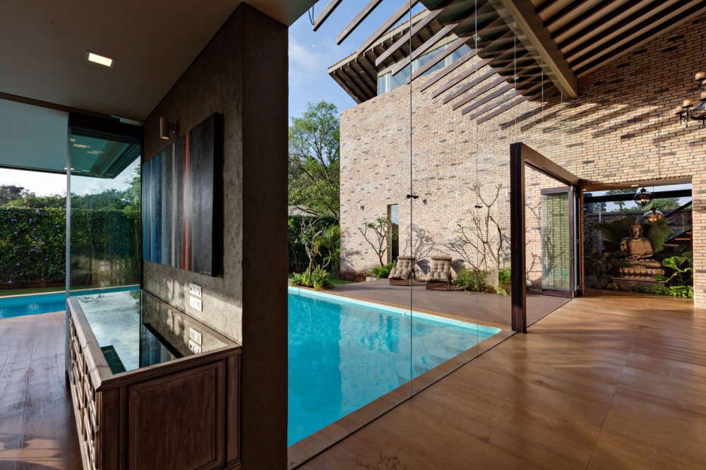 Pool-anf-glass-panels