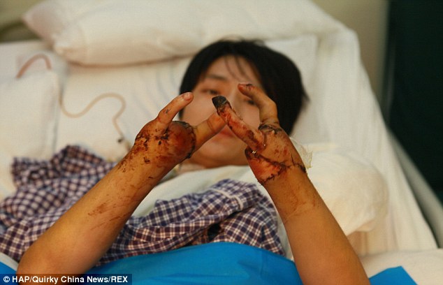 article-2535155-1A77B98F00000578-76_634x408