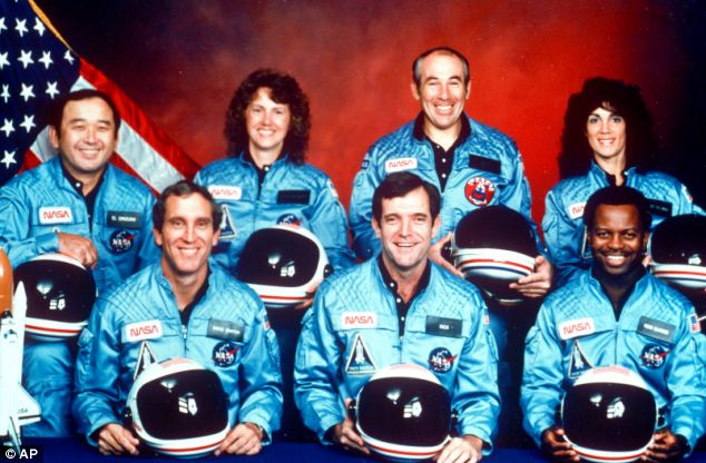 Soha nem látott képek a Challenger katasztrófáról