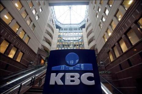 A KBC nem vonul ki Magyarországról