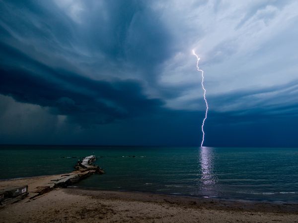 lightning-beach