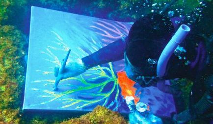 Egy perui művész a tenger mélyén fest! – képek, videó