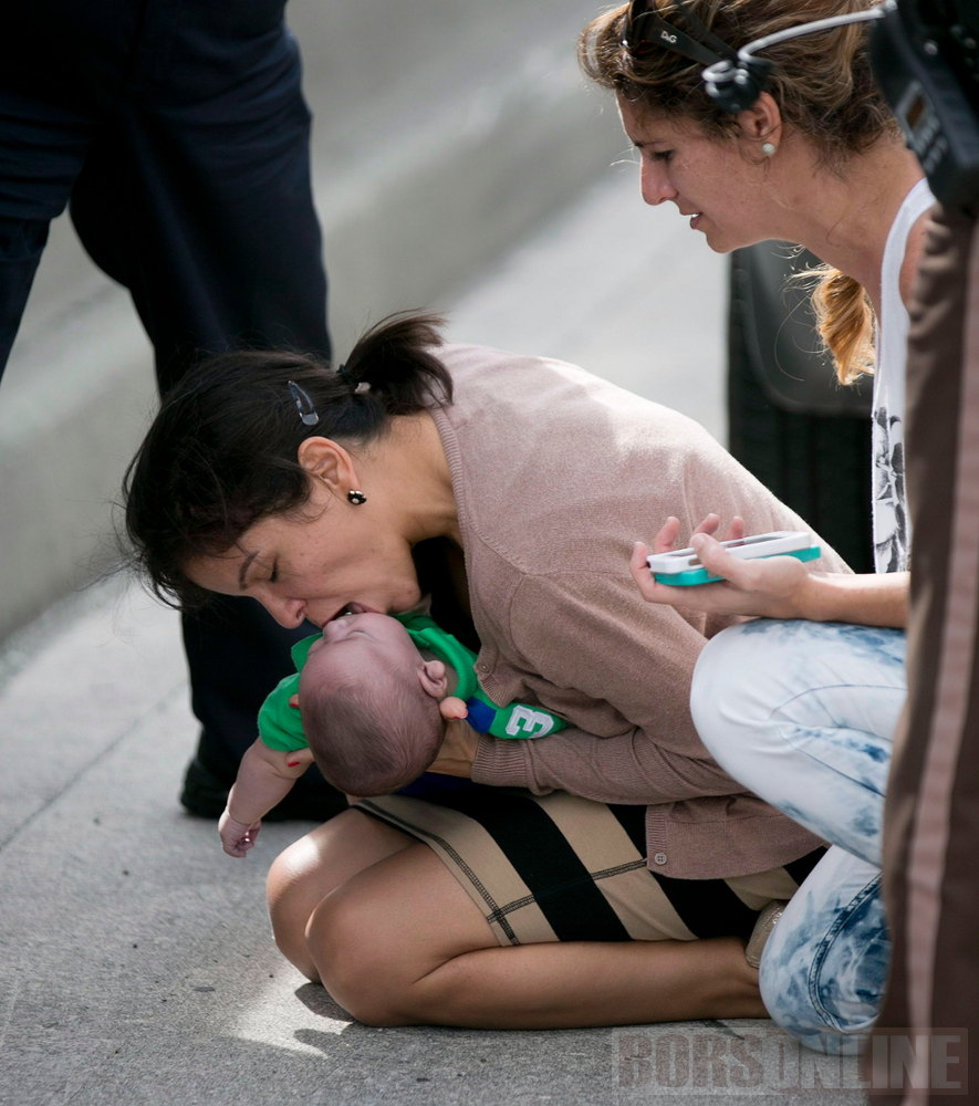 Megrázó képek egy 5 hónapos baba újraélesztéséről az autópályán