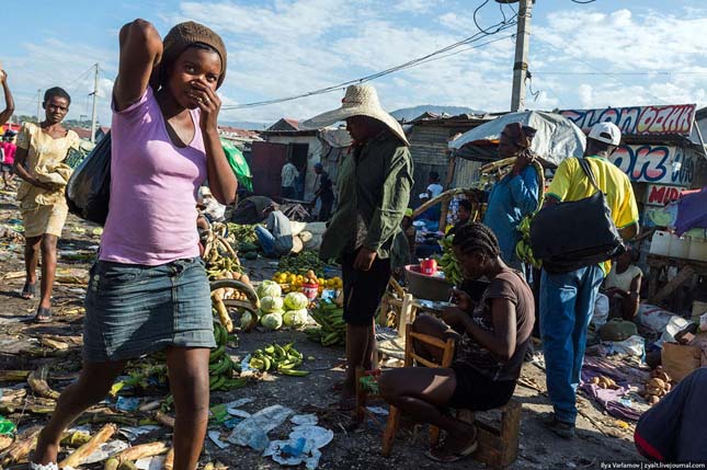 A napfényes Haiti orrfacsaró fővárosi piaca