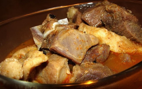 Emberhúst szolgáltak fel egy nigériai étteremben!