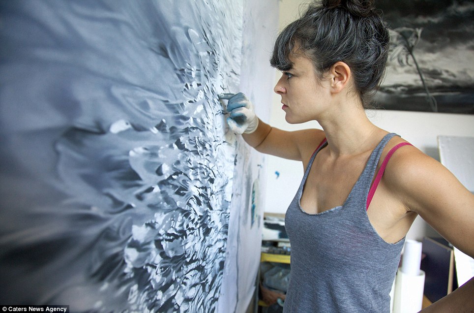Elképesztő hiper-realisztikus festmények ujjal készítve a klímaváltozásról