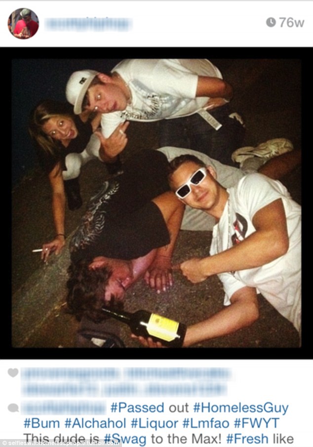 article-2556424-1B5EFA3000000578-930_634x905