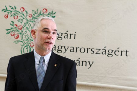 A Polgári Magyarországért alapítvány meghirdette a fiataloknak szóló díját