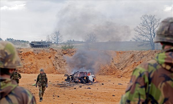 A Holland Királyi Hadsereg gyakorlata Magyarországon