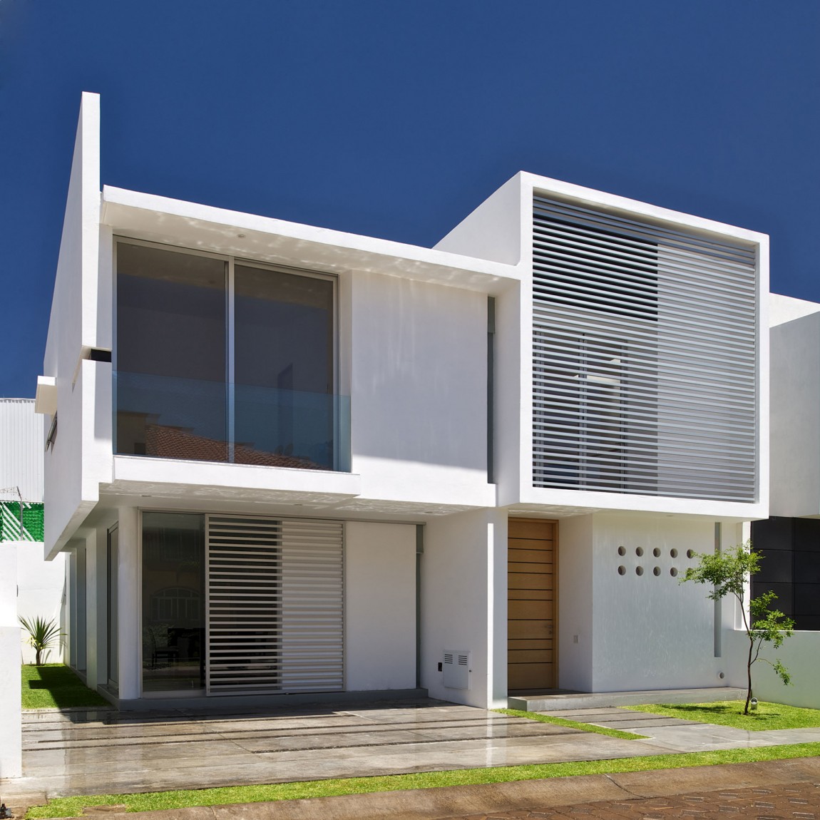 Front-compact-house (1)