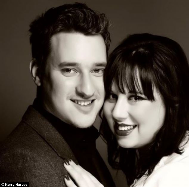 article-2375255-1AF54933000005DC-430_634x627