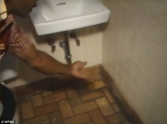 article-2574716-1C1536E900000578-325_634x471