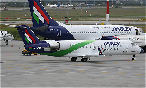 Nem érkezett ajánlat a Malév egykori Bombardier CRJ200-as repülőgépére