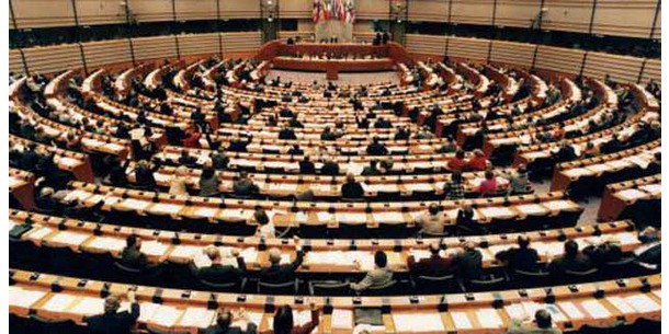 Kevés a nő az európai parlamentekben