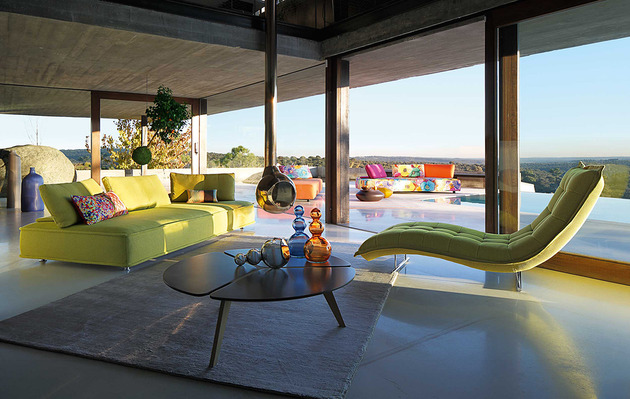 sleek-modern-indoor-outdoor-escapade-sofa-roche-bobois-1-thumb-630xauto-36328 (1)