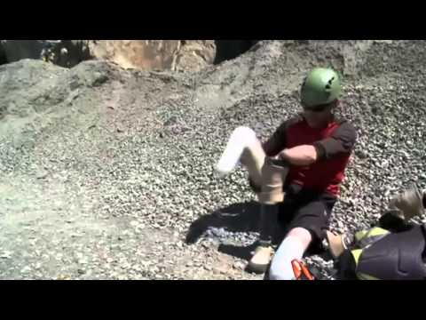 Kéz és láb nélkül mászta meg a 4500 méteres hegyet! – videó