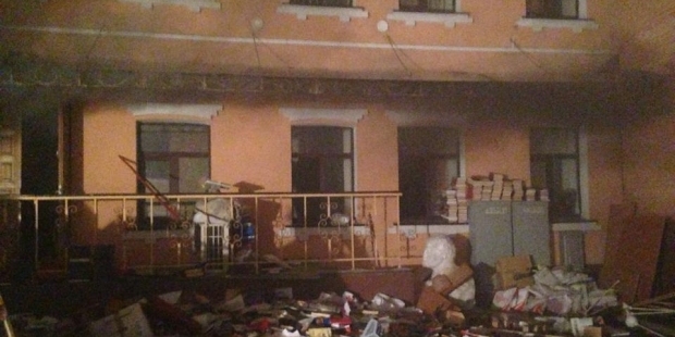 Leégett Kijevben a kommunista párt székháza, gyújtogatásra gyanakszanak