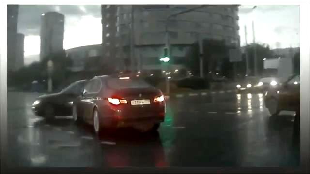 Szellemautóval ütközött egy kocsi? – videó