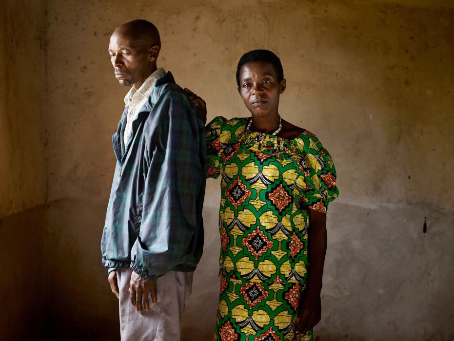Ruandai nők és a szeretteiket kiirtó gyilkosok – megrázó fotósorozat