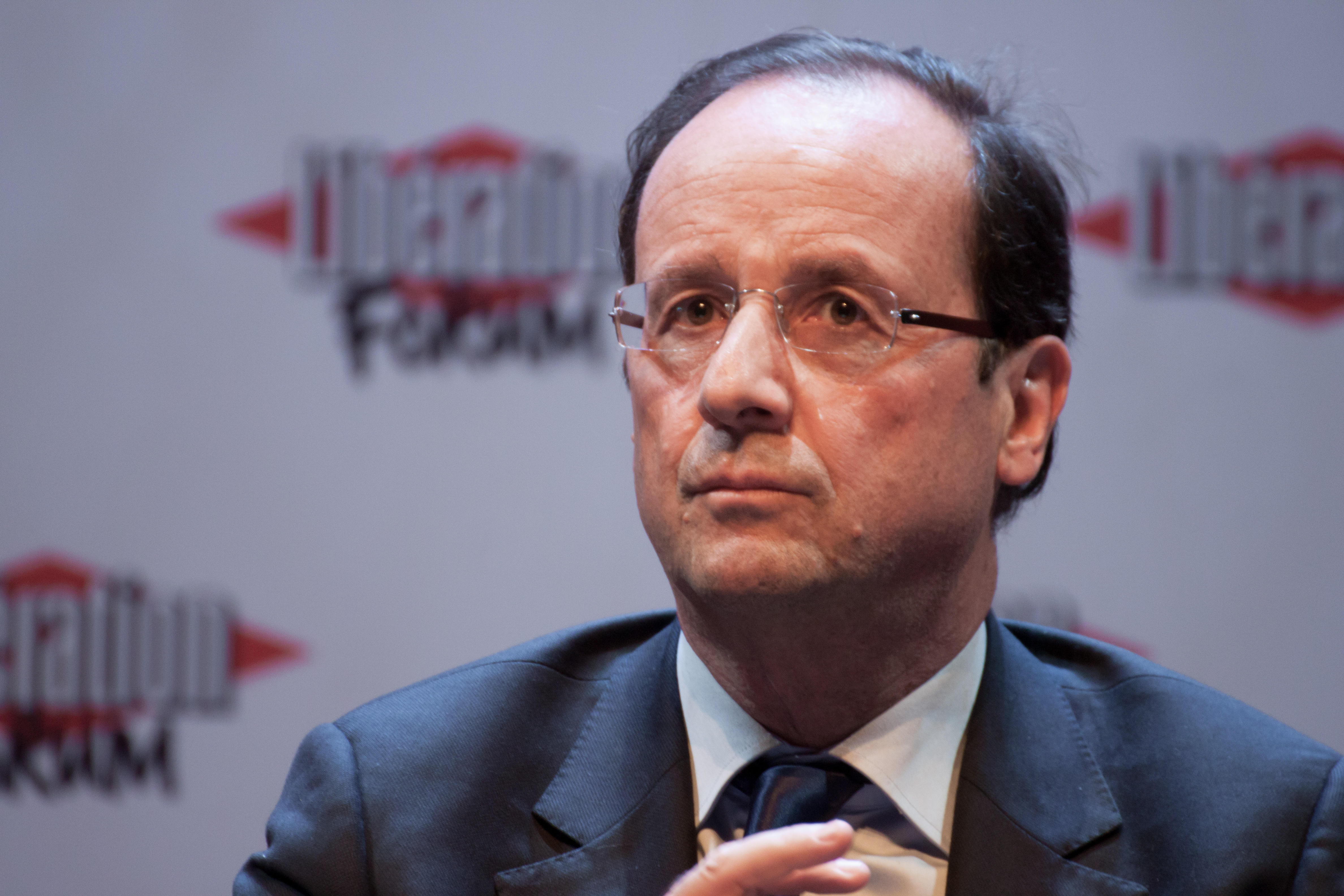 Hollande az uniós bel- és külügyminiszterek összehívását sürgette a tengerbe veszett menekültek miatt