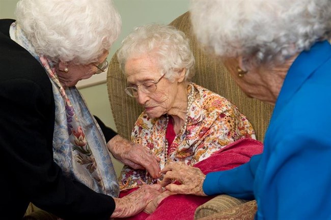 Három nővér találkozása, akik együtt 315 évesek – fotó