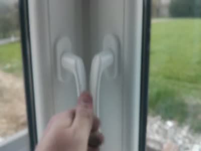 Íme két frissen szerelt ablak Mekk Mester módra – videó
