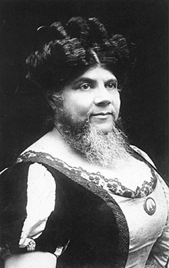 6_o_Sidonia_deBarcsy_breaded_baroness