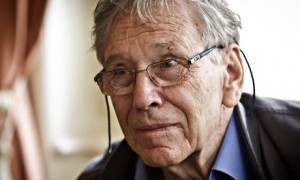 Amos Oz said Jewish settlers carrying out so-called price tag attacks on Palestinians were neo-Nazis