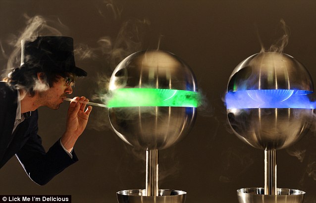 article-2637339-1E22C3DB00000578-970_638x410