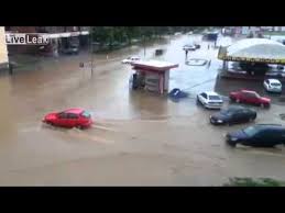 5 perc alatt öntötte el az árvíz a bosnyák várost – videó