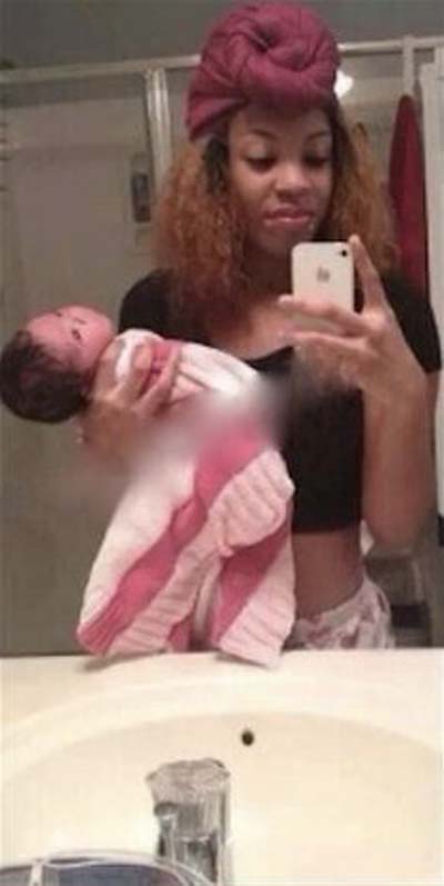 worst-mom-selfies-baby-hold