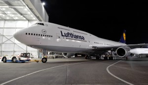 Lufthansa 747-8I paint hangar roll out K65426-