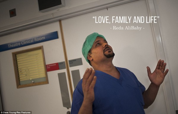 article-2641523-1E43B7E100000578-928_964x617