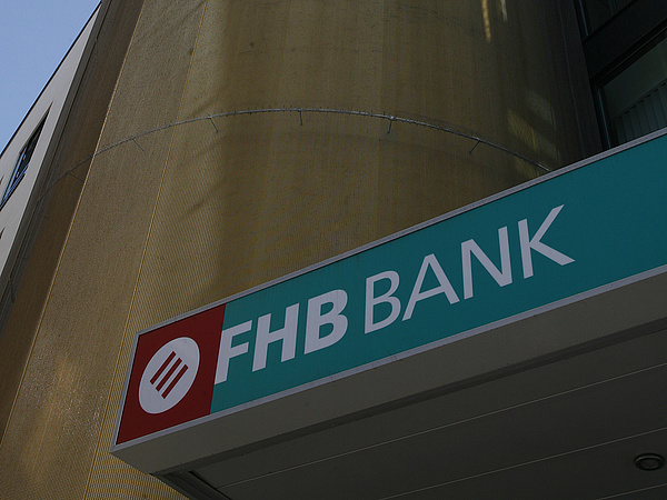 Az FHB Jelzálogbank 8,88 százalékos közvetett részesedést szerzett a Takarékbankban