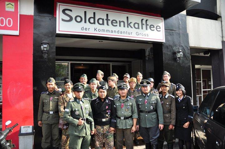 Náci kávézó nyílt Indonéziában